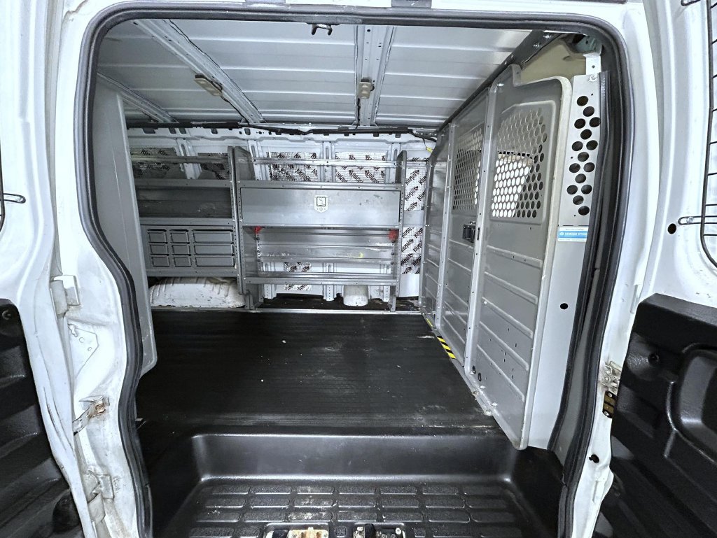 Used 2019 Chevrolet Express 2500 w/ Driver Convenience Package RWD image 17