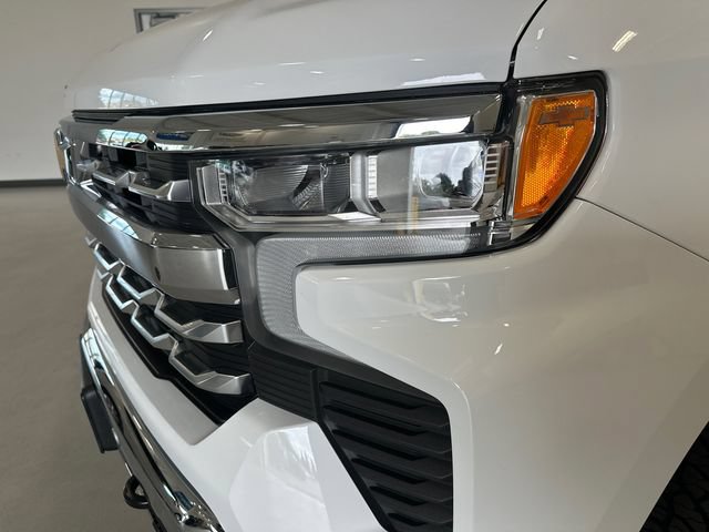 Used 2024 Chevrolet Silverado 1500 LTZ AWD/4WD image 11