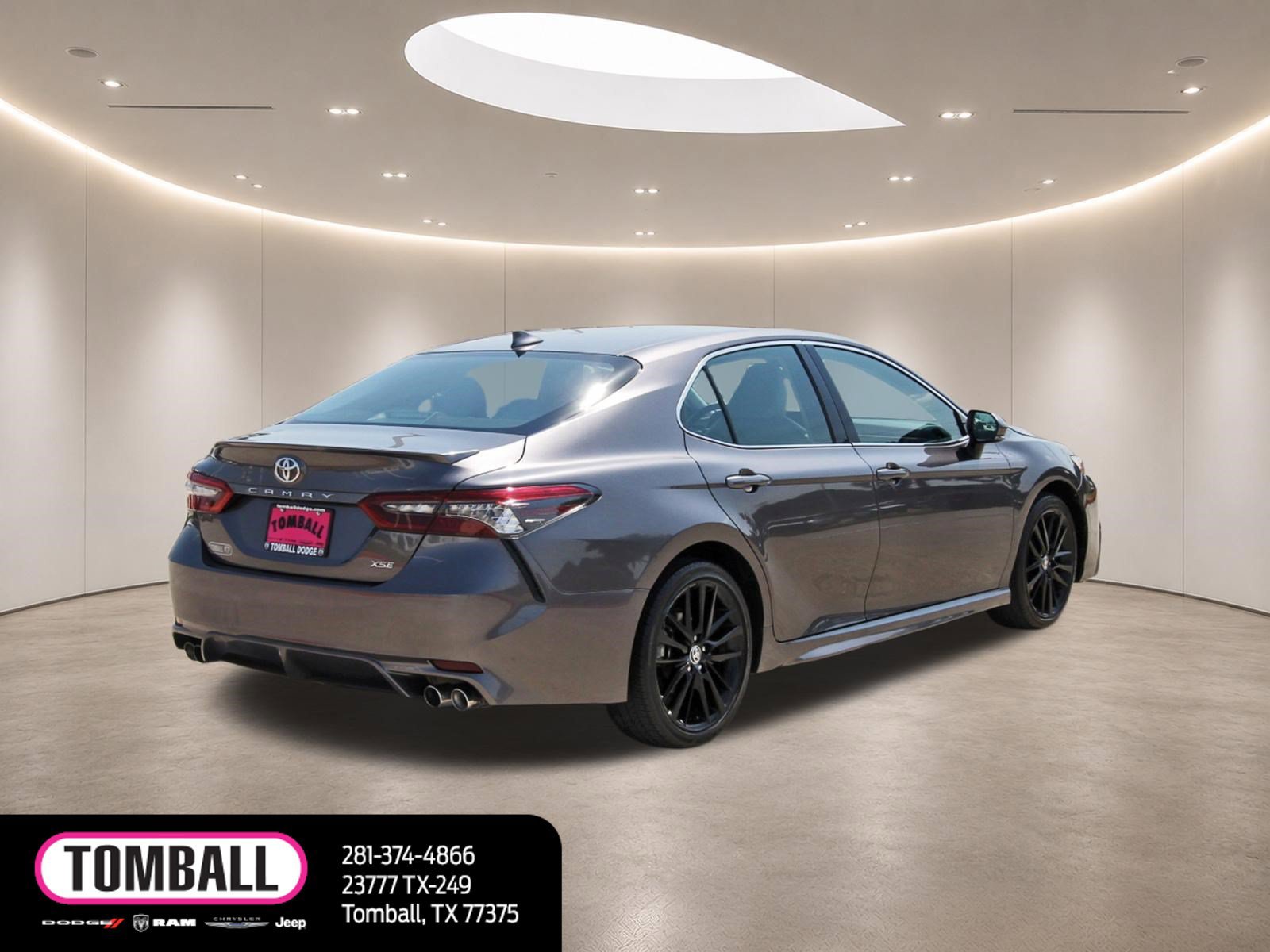 Used 2024 Toyota Camry XSE FWD image 7