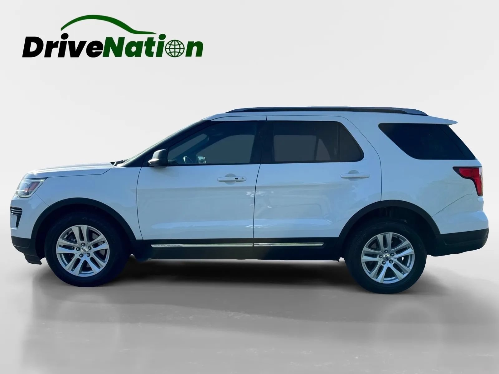Used 2018 Ford Explorer XLT AWD/4WD image 8