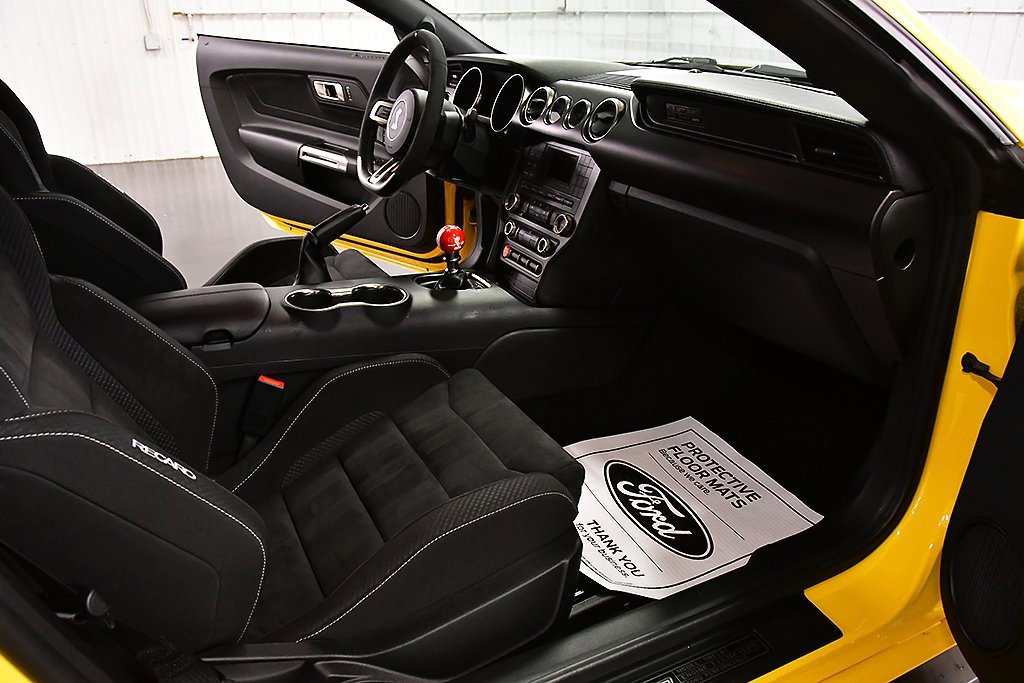 Used 2016 Ford Mustang Shelby GT350 w/ Track Package image 26