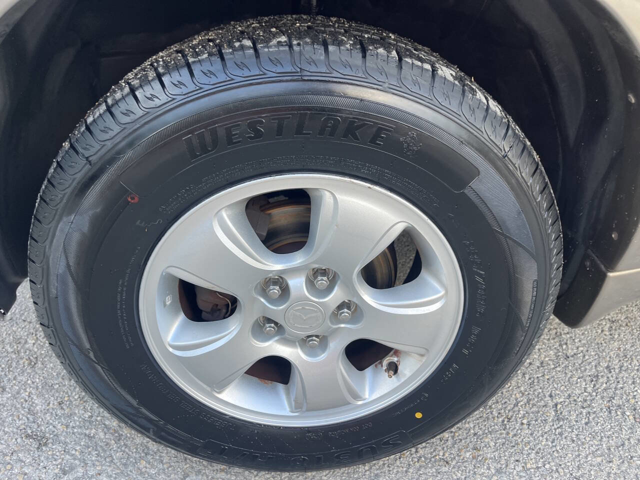 Used 2004 MAZDA Tribute ES w/ Tow Pkg image 35