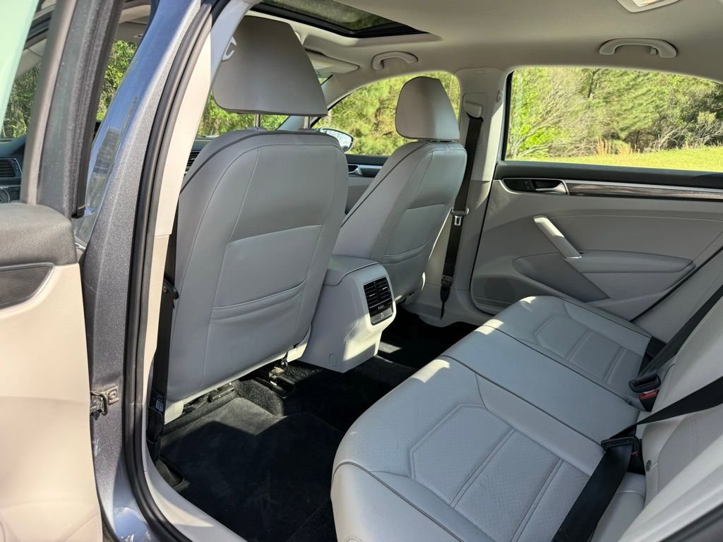 Used 2017 Volkswagen Passat 1.8T SE image 23