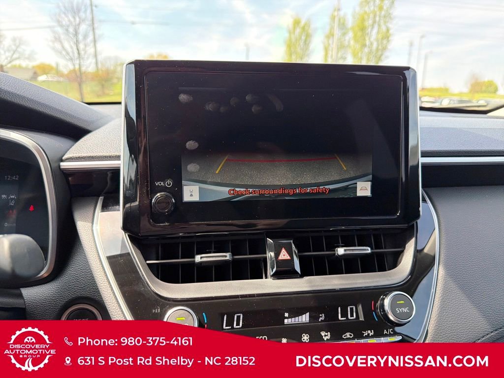 Used 2023 Toyota Corolla Cross XLE w/ Convenience Package image 17