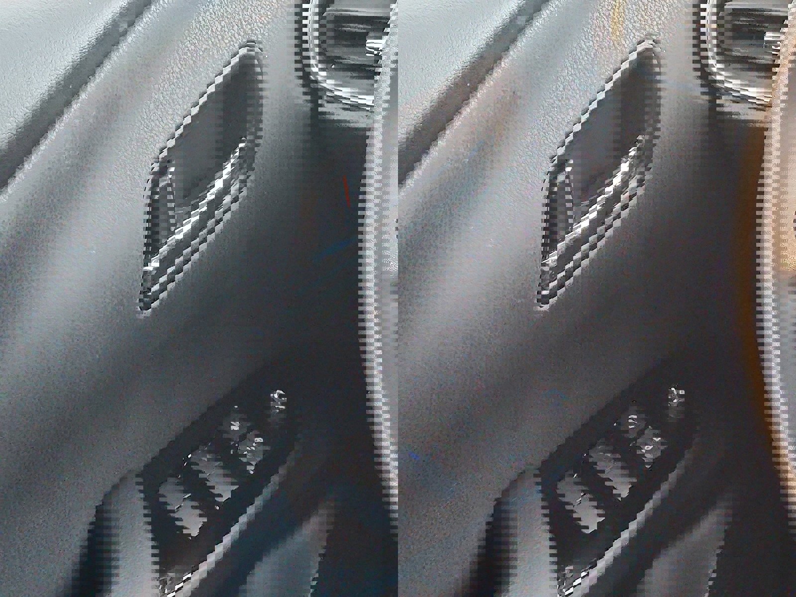 Used 2022 Toyota Prius Prime XLE image 12