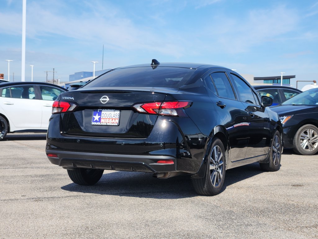 Used 2025 Nissan Versa SV w/ Trunk Package FWD image 3
