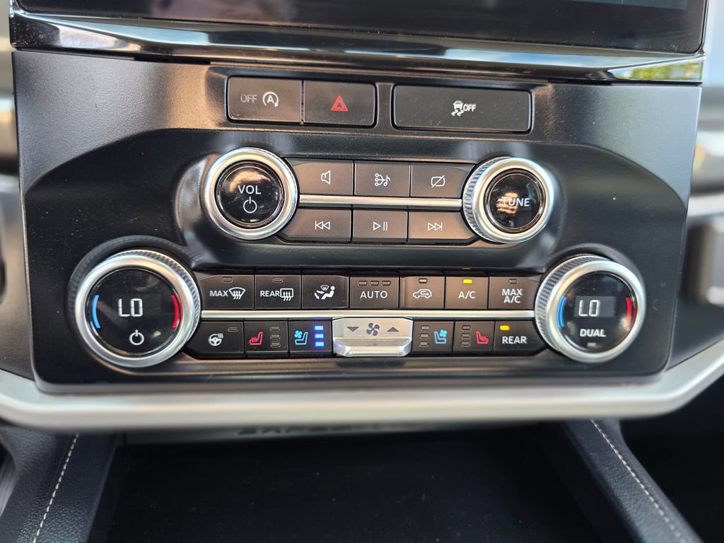 Used 2024 Ford Expedition Max XLT image 31