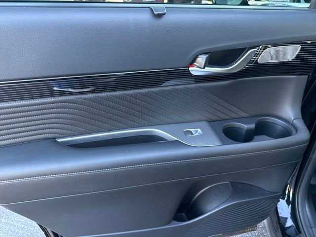 Used 2024 Hyundai Palisade Calligraphy image 18