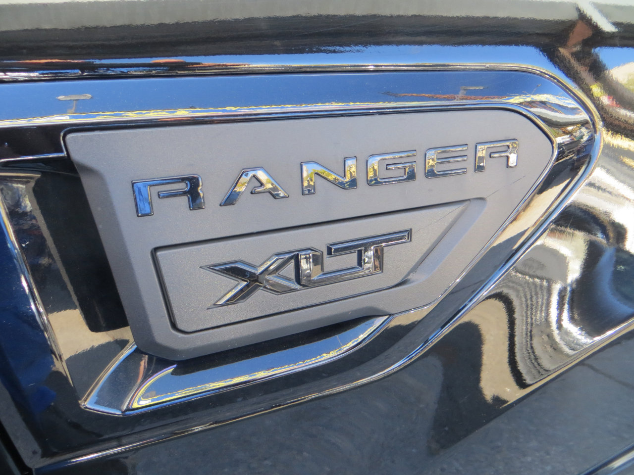 Used 2021 Ford Ranger XLT w/ Equipment Group 301A Mid image 7