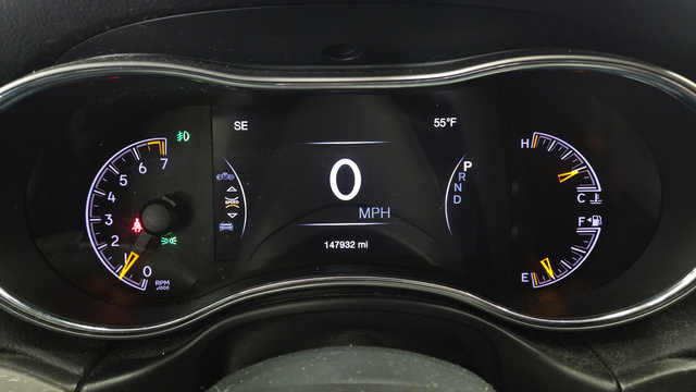 Used 2017 Jeep Grand Cherokee Altitude AWD/4WD image 17