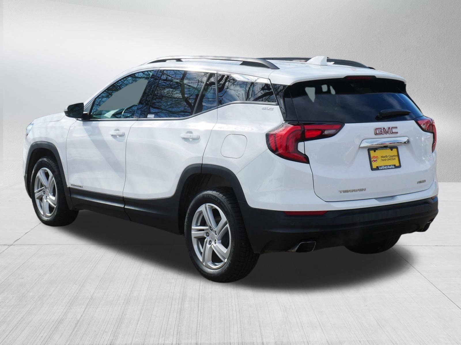 Used 2018 GMC Terrain SLE w/ Driver Convenience Package image 5