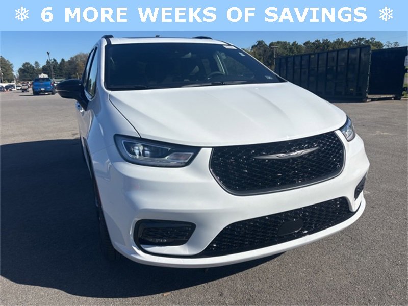 New 2026 Chrysler Pacifica Limited w/ S Appearance Package