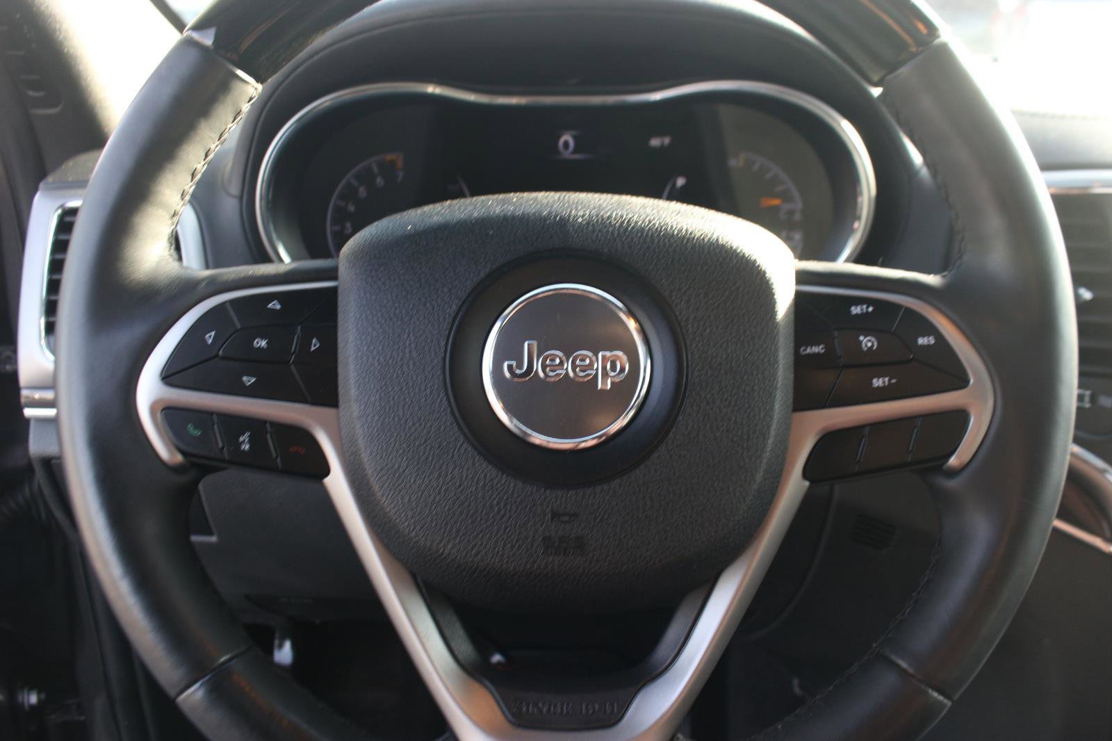 Used 2018 Jeep Grand Cherokee Overland RWD image 18