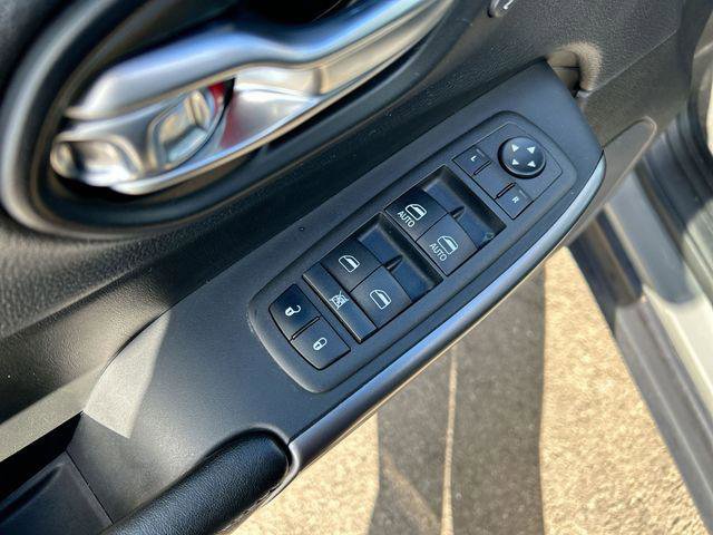 Certified 2022 Jeep Cherokee Limited image 14