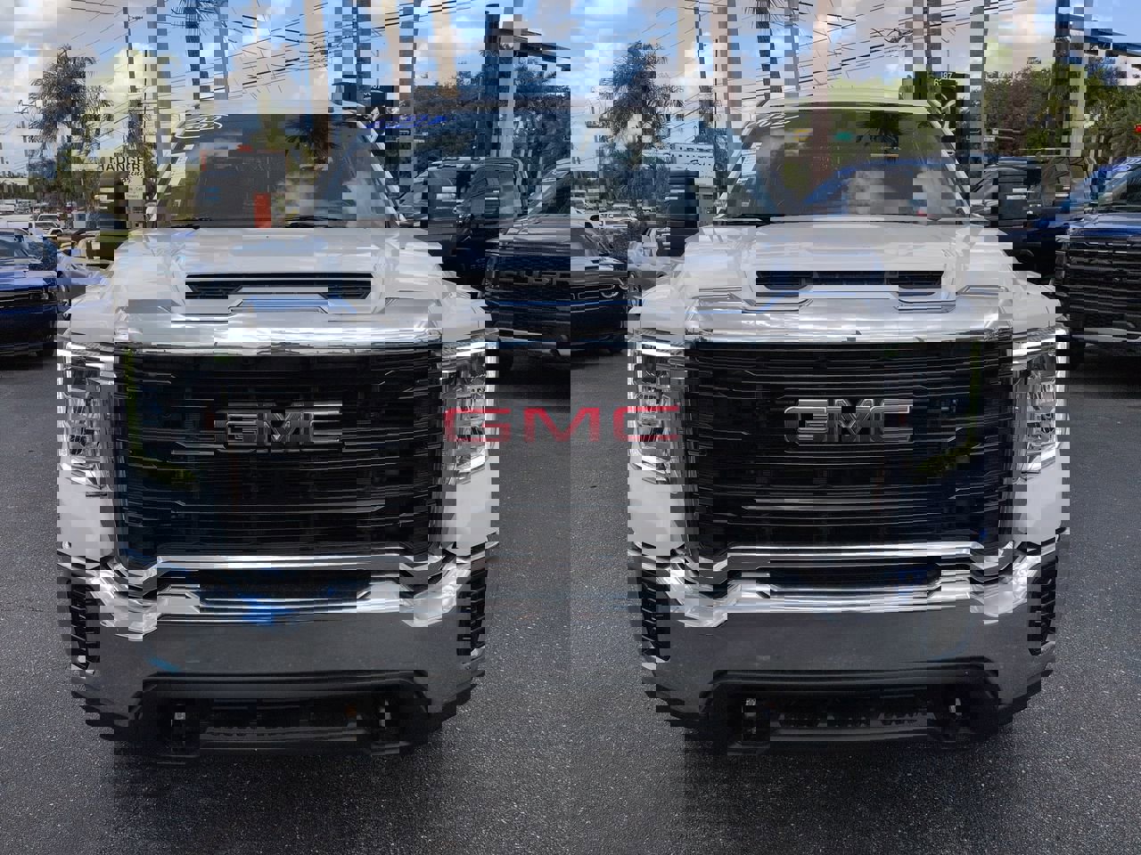 Used 2022 GMC Sierra 2500 Pro w/ Convenience Package image 3