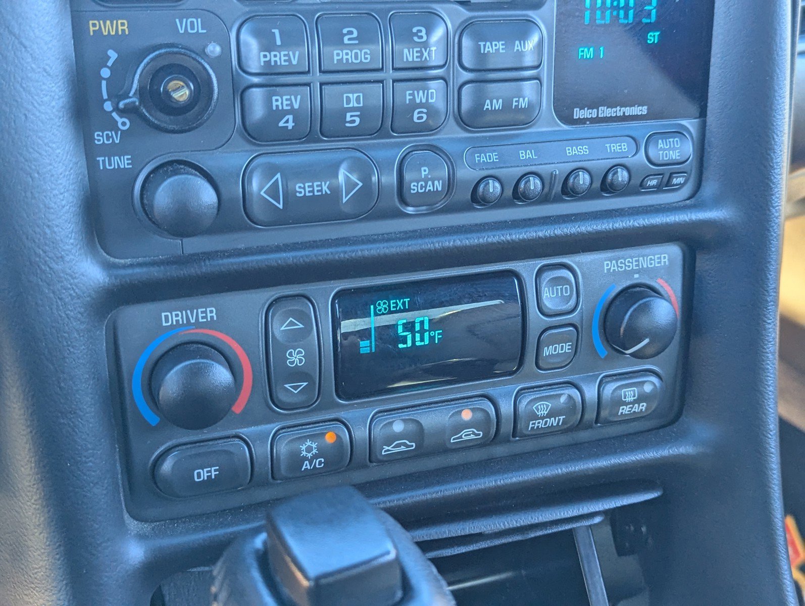 Used 2004 Chevrolet Corvette Convertible w/ Preferred Equipment Group image 26