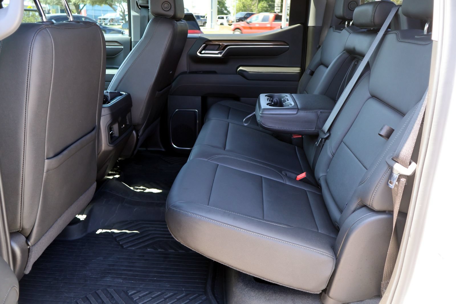 Used 2024 Chevrolet Silverado 1500 LT Trail Boss w/ Convenience Package II AWD/4WD image 16