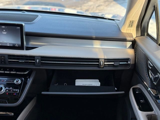 Used 2022 Lincoln Corsair FWD image 28
