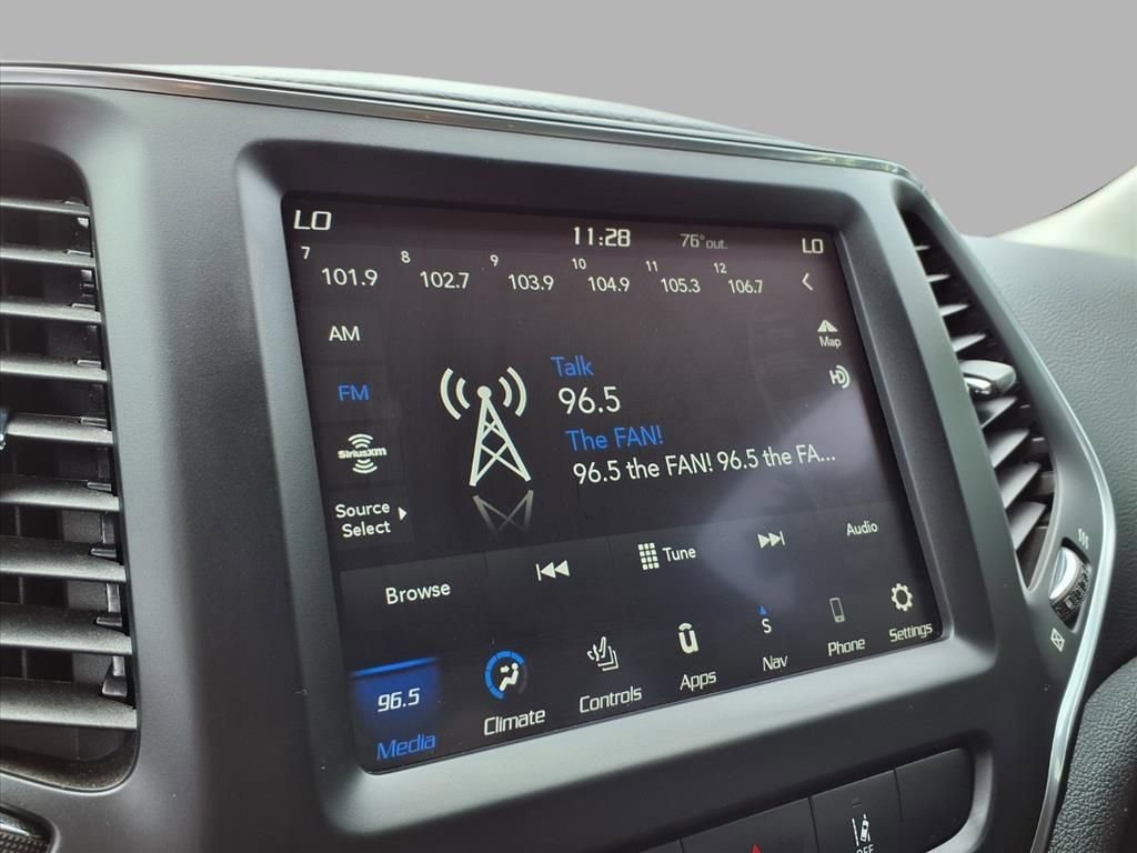 Certified 2023 Jeep Cherokee Altitude Lux image 5