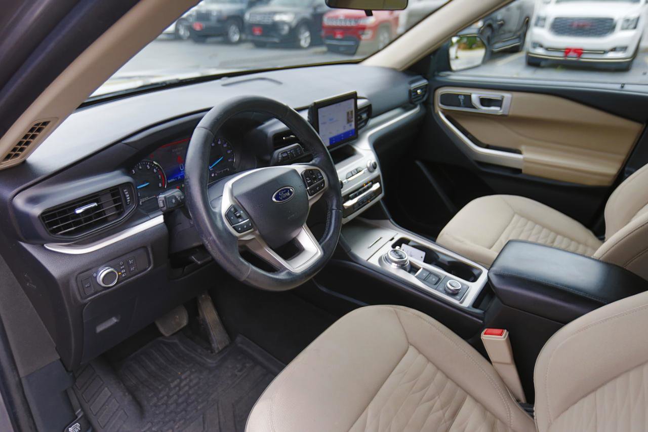 Used 2021 Ford Explorer XLT image 14