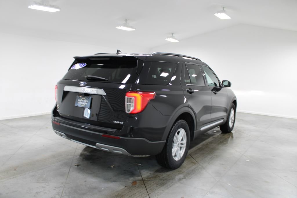 Used 2023 Ford Explorer XLT w/ Equipment Group 202A image 9