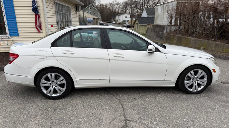 Used 2010 Mercedes-Benz C 300 4MATIC Sedan image 6