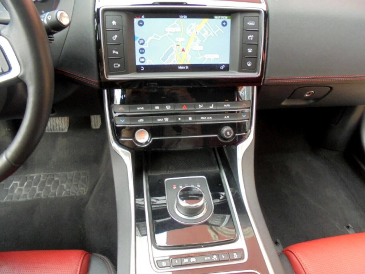 Used 2018 Jaguar XE R-Sport image 10