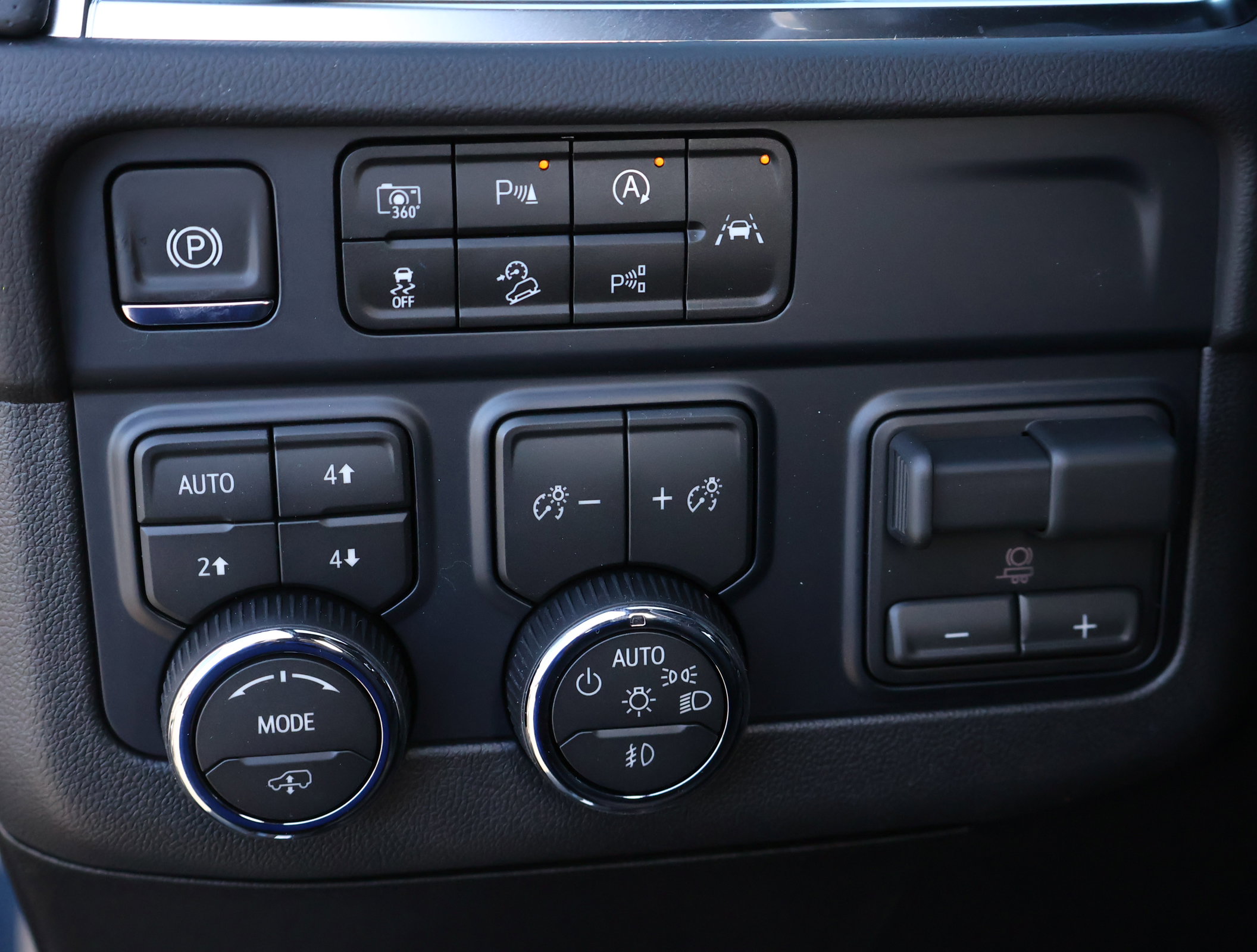 New 2026 Chevrolet Suburban High Country image 14