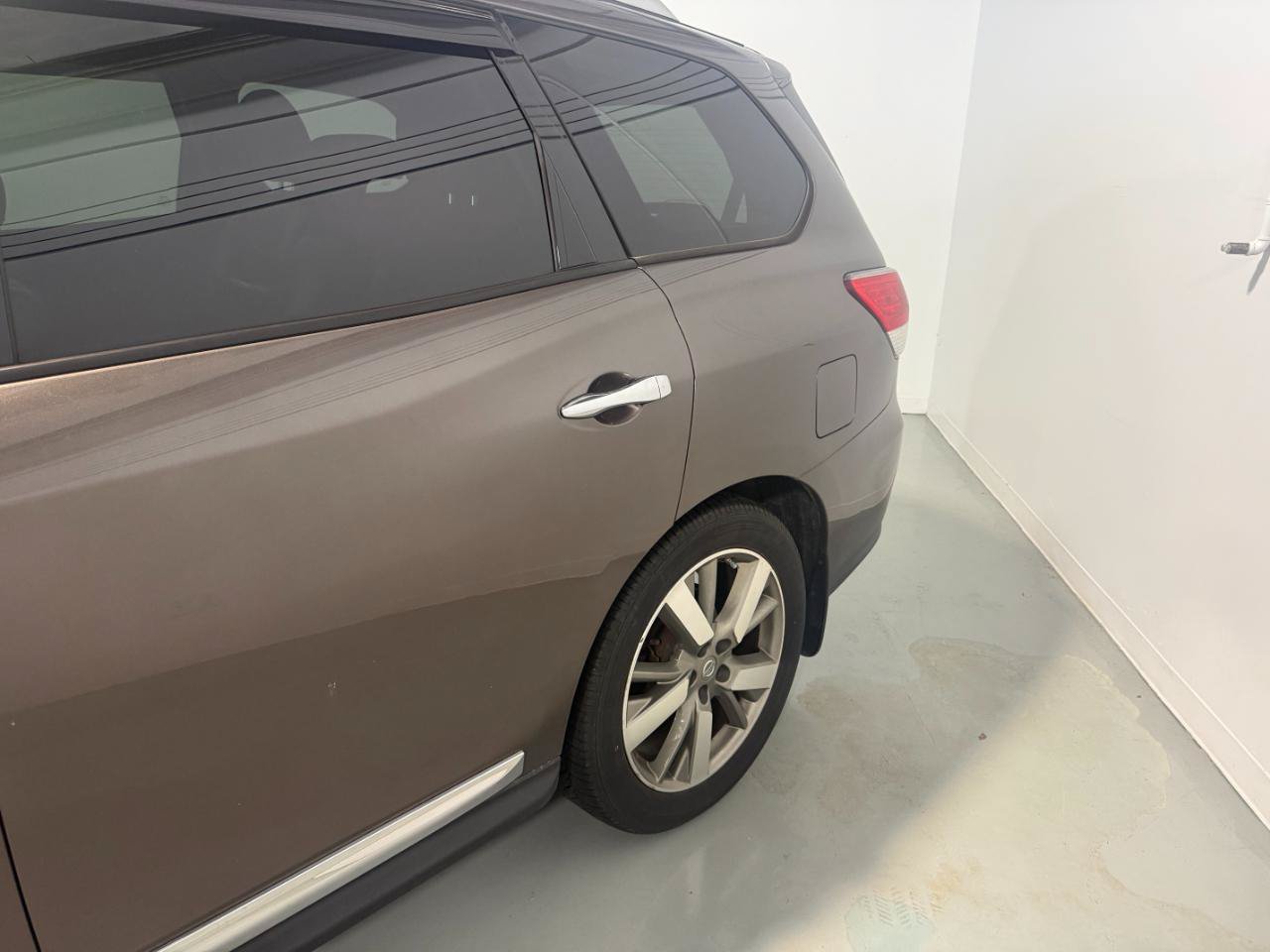 Used 2015 Nissan Pathfinder Platinum w/ Cargo Package AWD/4WD image 5