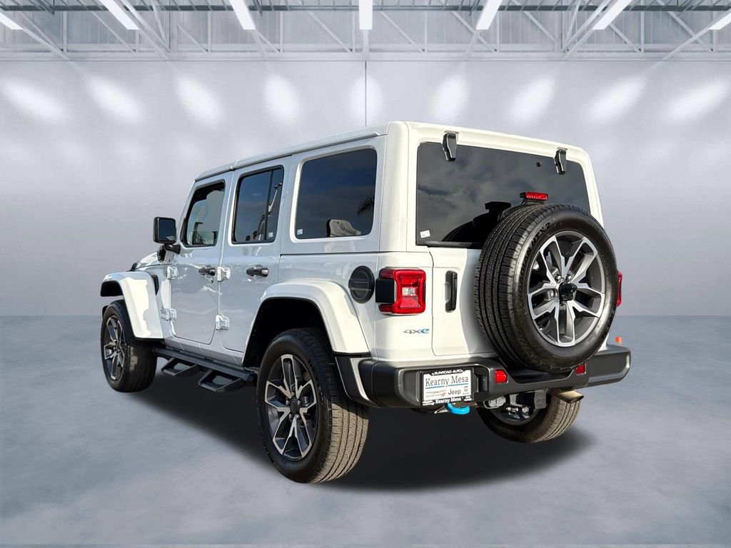 Used 2022 Jeep Wrangler Unlimited Sahara w/ Cold Weather Group image 4