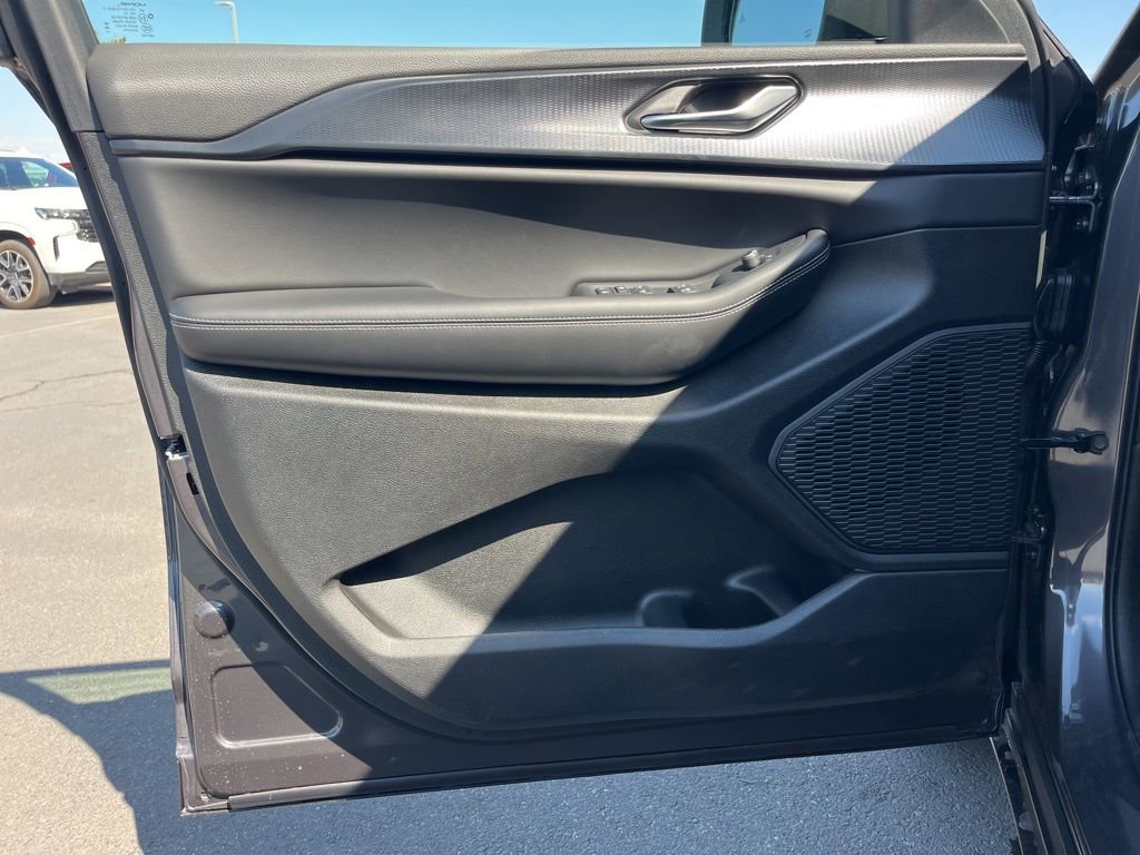 New 2025 Jeep Grand Cherokee L Laredo w/ Trailer Tow Package image 5