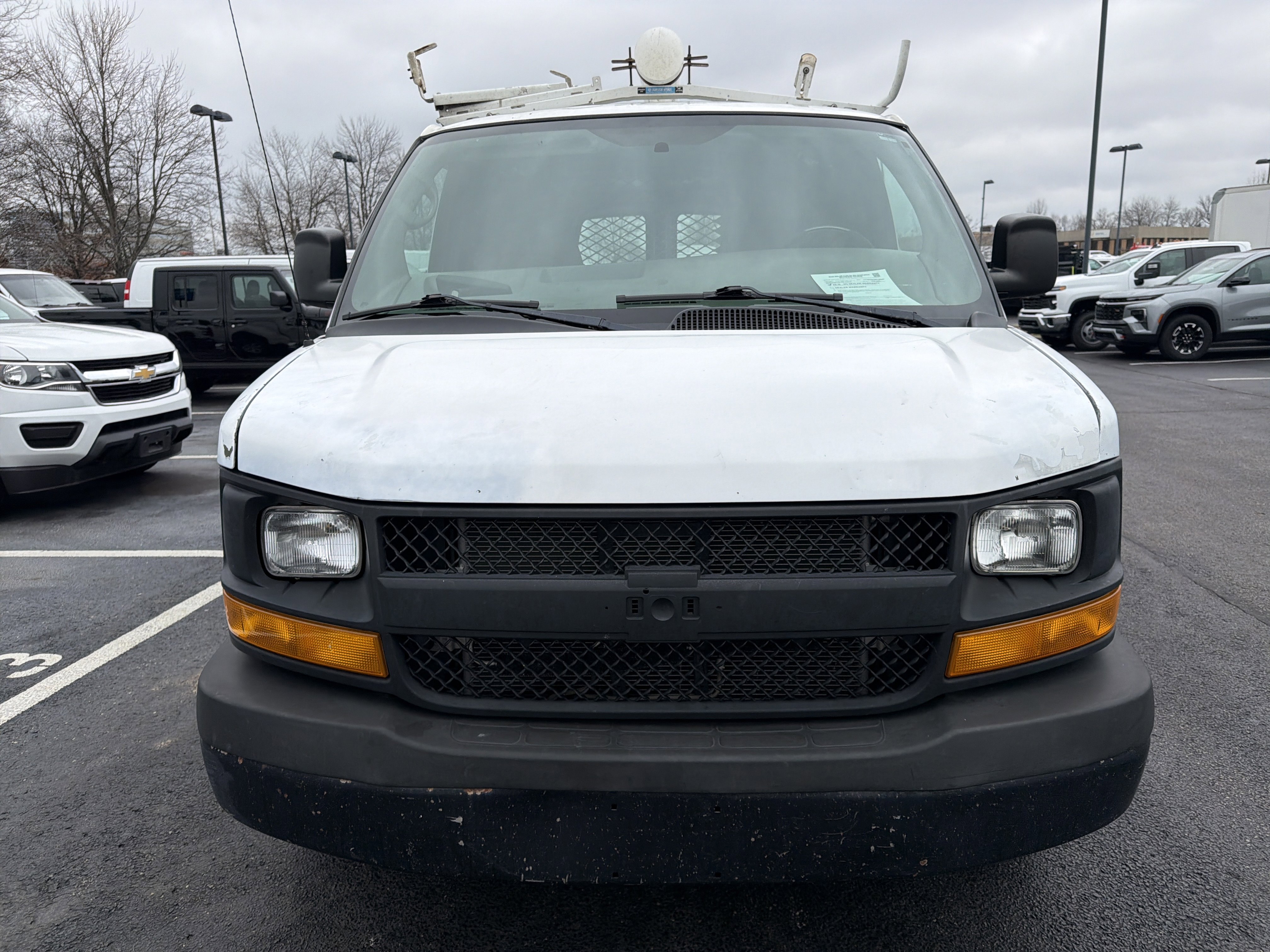 Used 2011 Chevrolet Express 2500 image 3