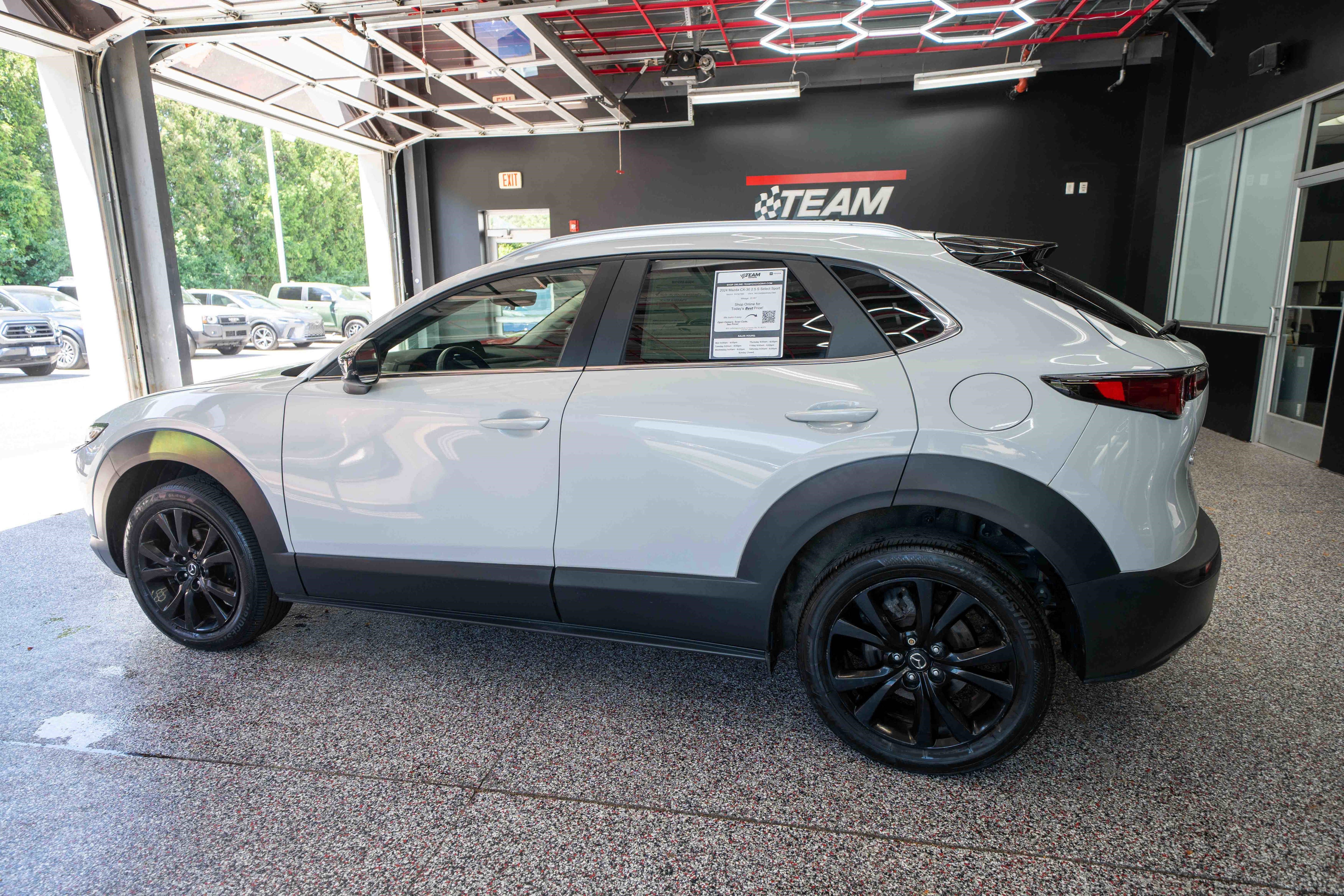 Used 2024 MAZDA CX-30 AWD 2.5 S w/ Select Sport Pkg image 2