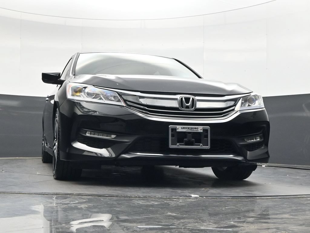 Used 2017 Honda Accord Sport image 26