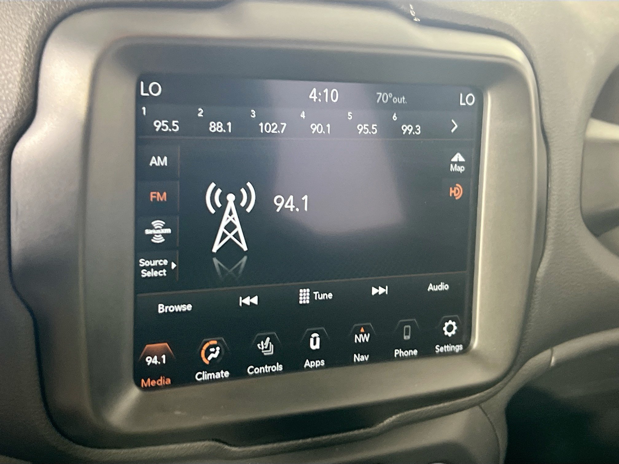 Used 2022 Jeep Renegade Latitude w/ Convenience Group AWD/4WD image 15