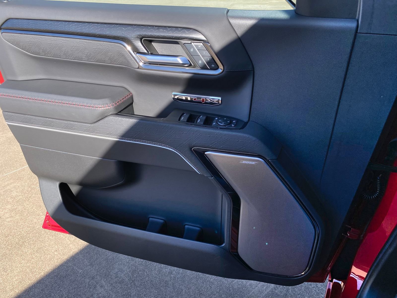 Used 2024 GMC Sierra 1500 AT4X image 28