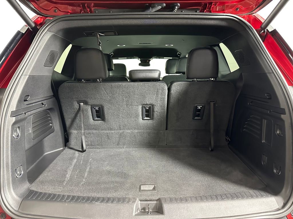 Used 2024 GMC Acadia Elevation image 29