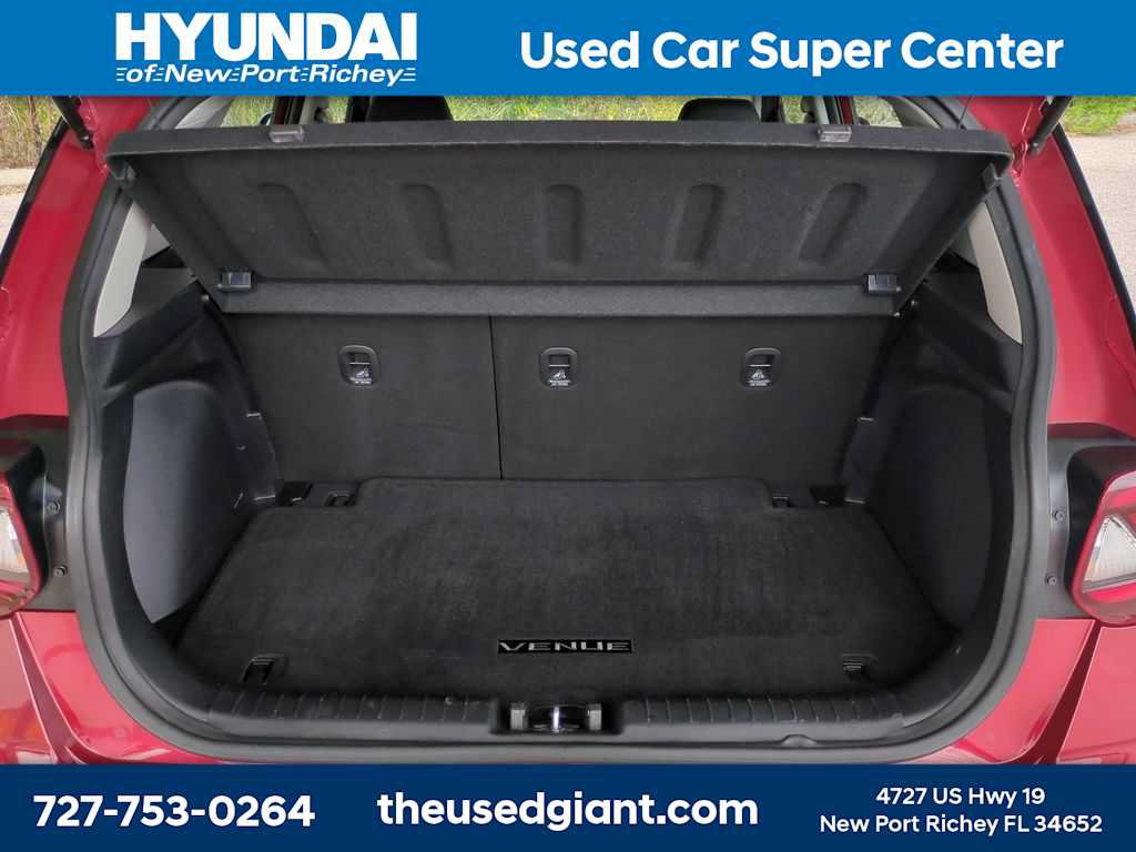 Certified 2024 Hyundai Venue Limited FWD image 12