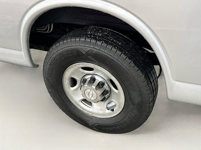 Used 2016 Chevrolet Express 3500 LT w/ LT Preferred Equipment Group image 28