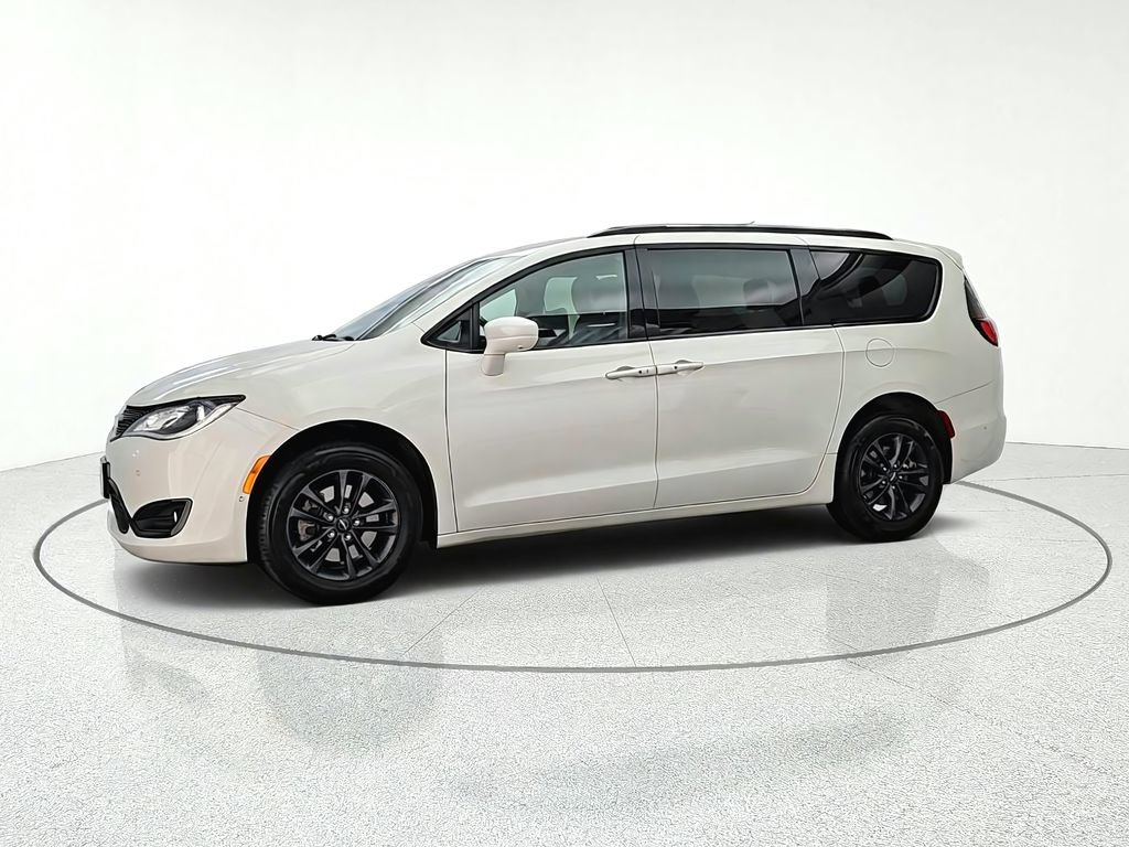 Used 2020 Chrysler Pacifica Touring-L w/ Advanced Safetytec Group AWD/4WD image 3
