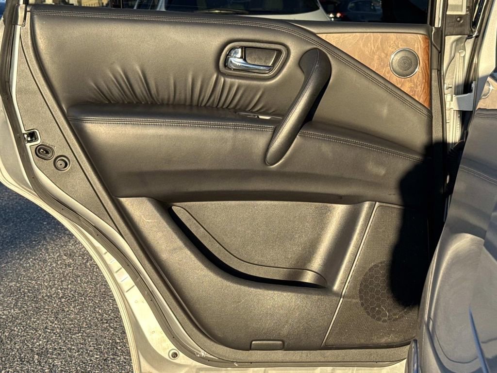 Used 2023 Nissan Armada SL w/ Captain's Chairs Package image 14