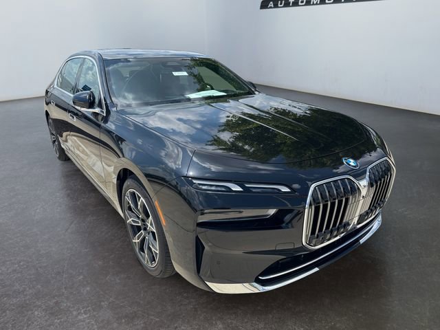 Used 2025 BMW i7 xDrive60 w/ Premium Package image 12