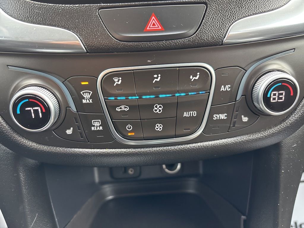 Used 2018 Chevrolet Equinox LT image 32