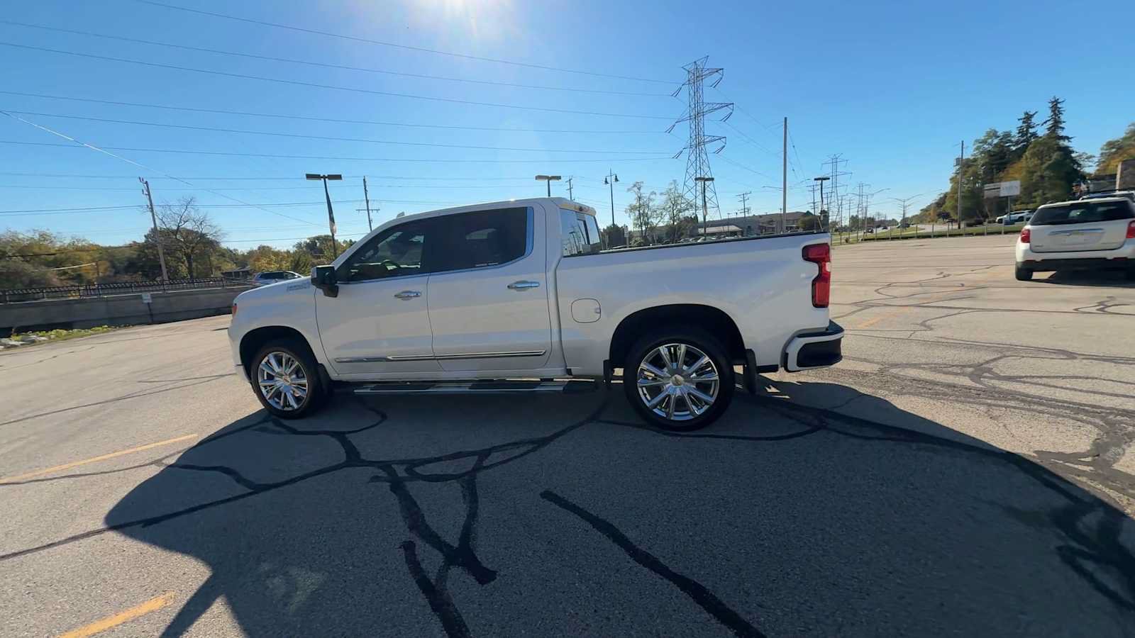 Certified 2023 Chevrolet Silverado 1500 High Country w/ High Country Premium Package AWD/4WD image 5