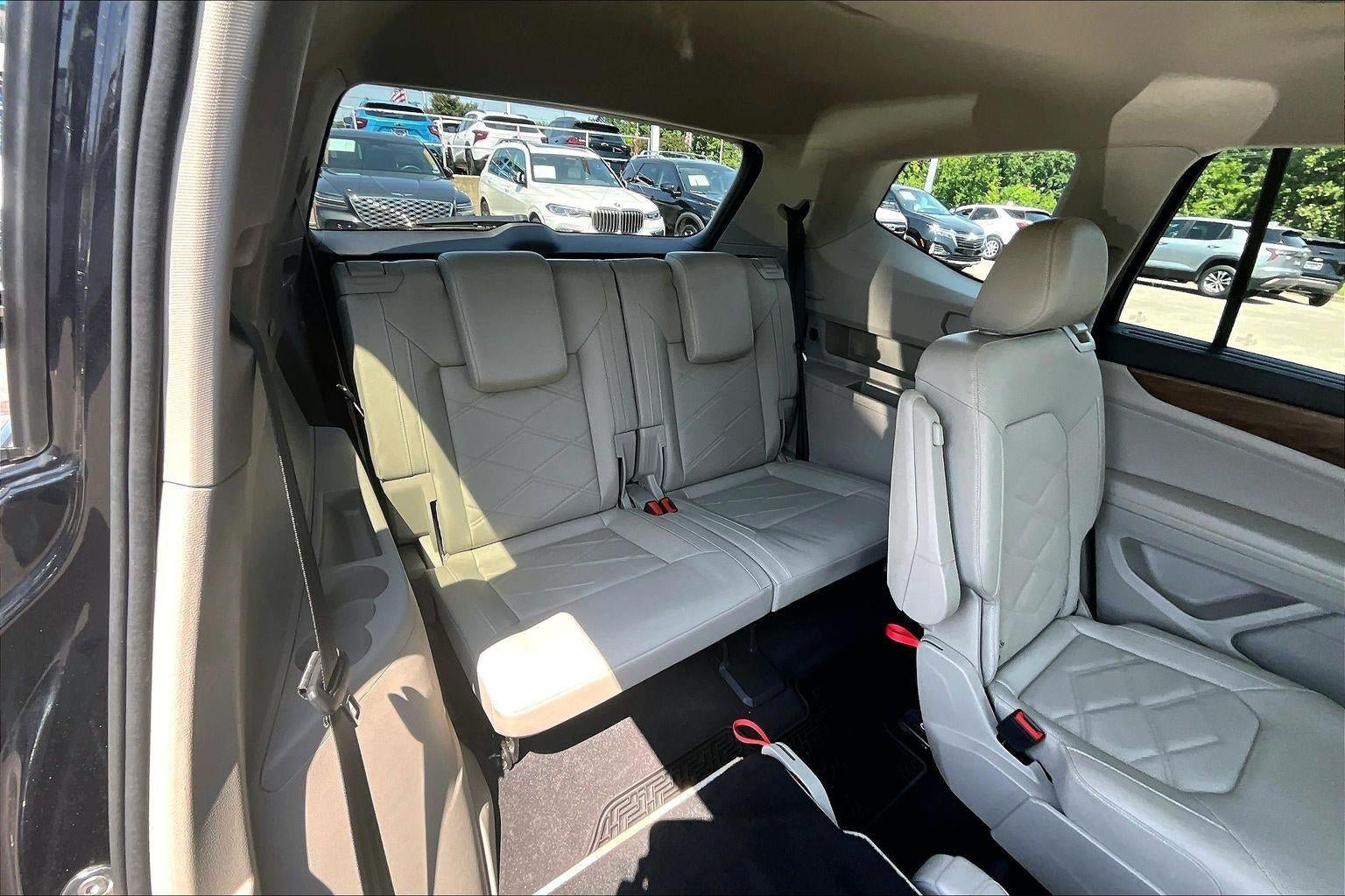 Used 2024 Volkswagen Atlas SE AWD/4WD image 19