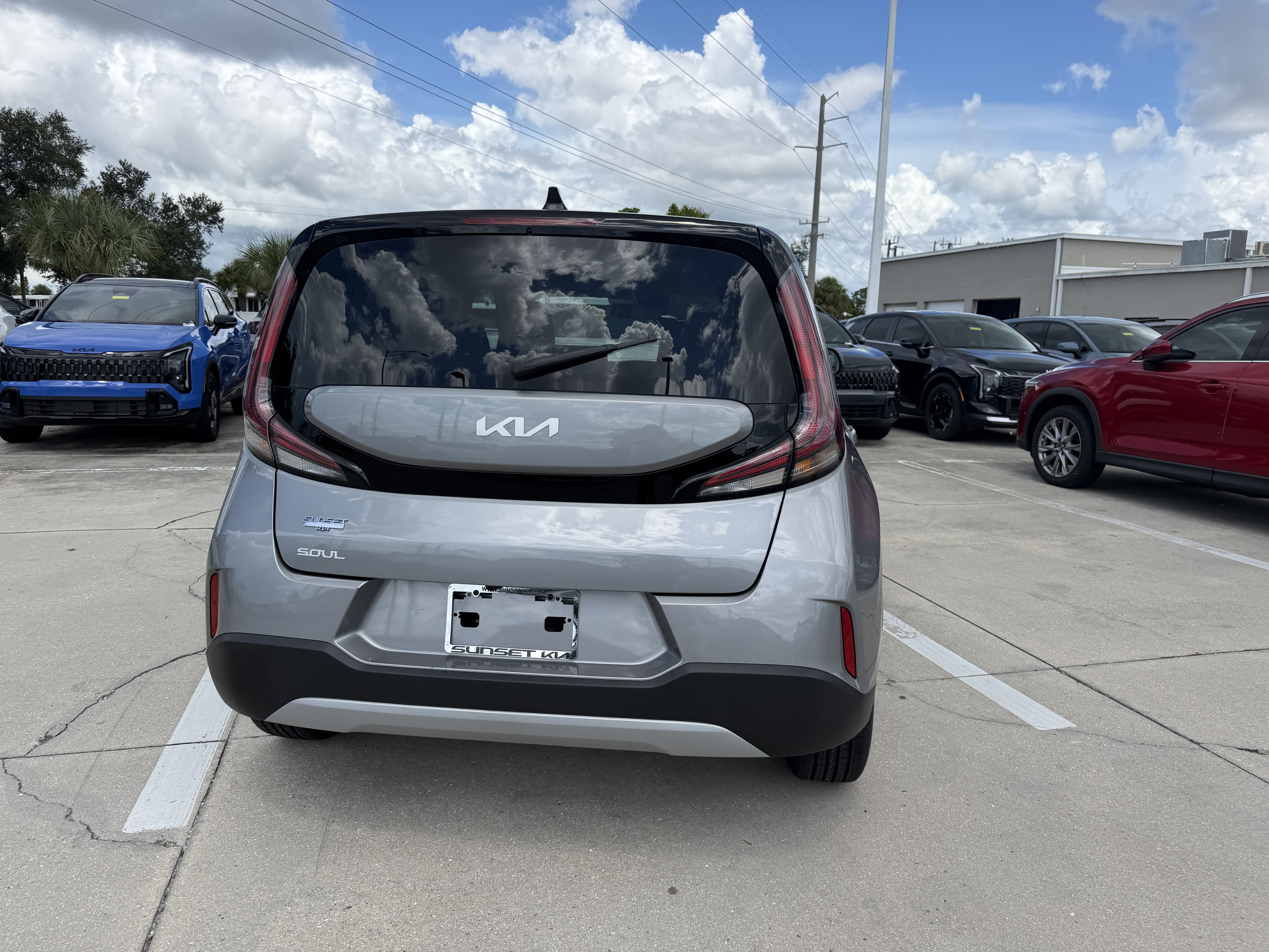 Certified 2023 Kia Soul LX FWD image 5