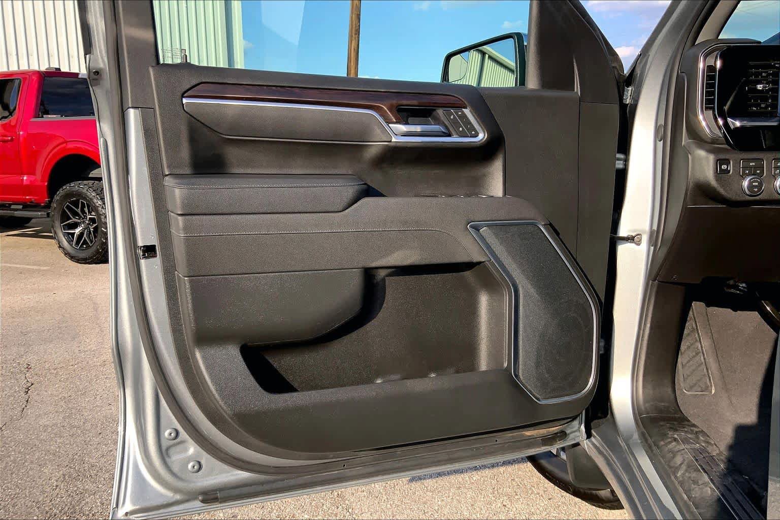 Used 2026 GMC Sierra 1500 SLT AWD/4WD image 22