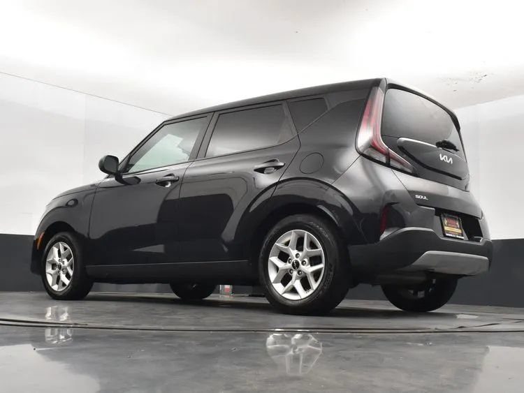 Used 2024 Kia Soul LX w/ Option Group 015 FWD image 12
