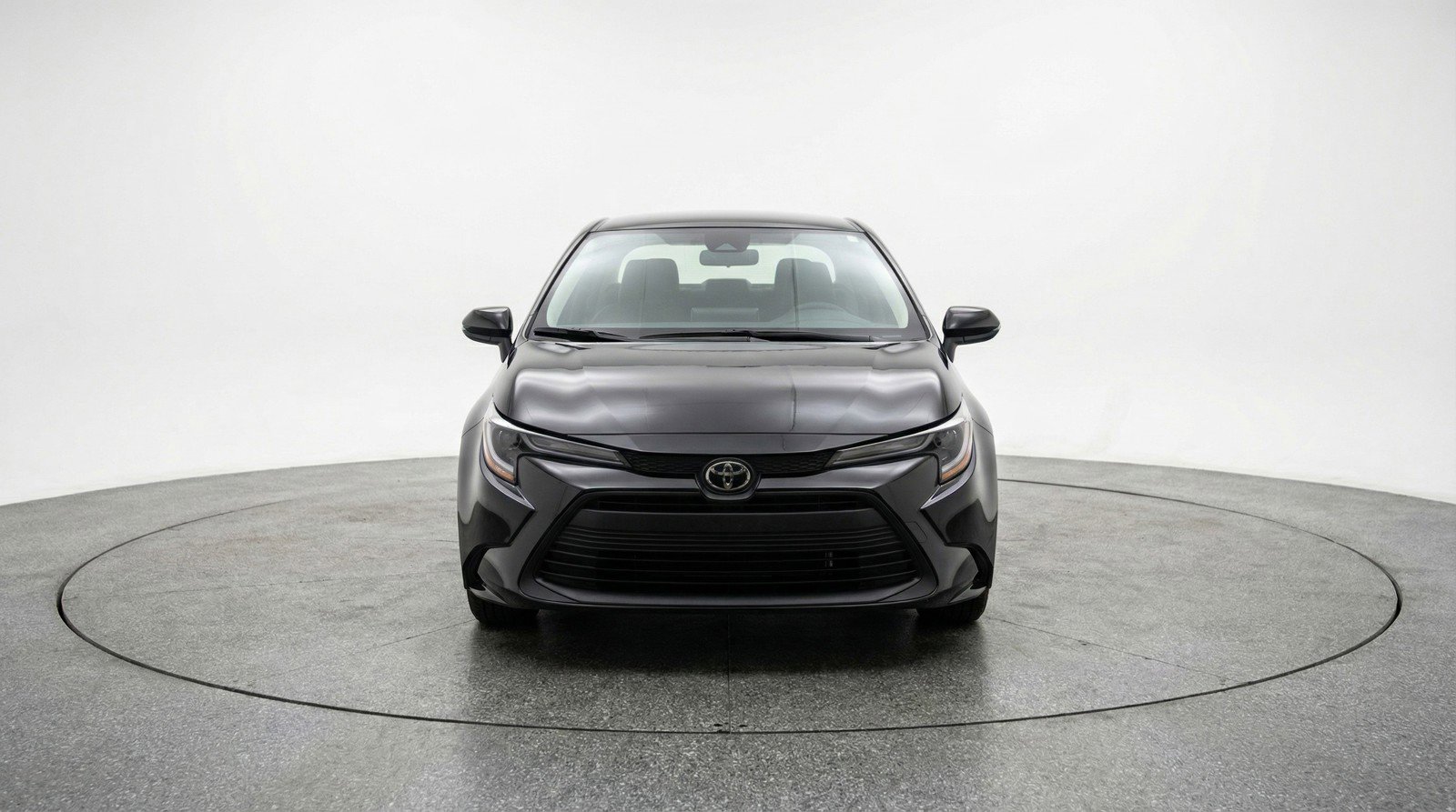 Used 2025 Toyota Corolla LE FWD image 2