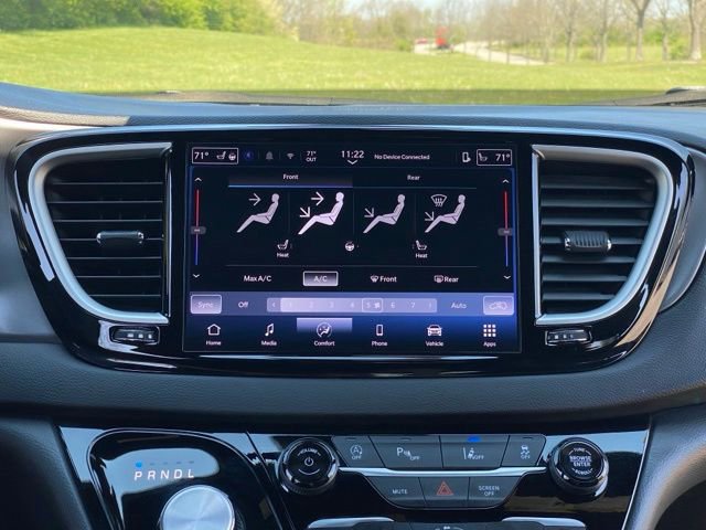 Used 2025 Chrysler Pacifica Select image 25